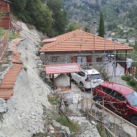 Mountain View 2br House With Garden & Free Parking Ioannis Ylation Saranti Prázdninový dům *