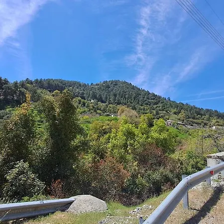 Mountain View 2br House With Garden & Free Parking Ioannis Ylation Saranti * Нікосія