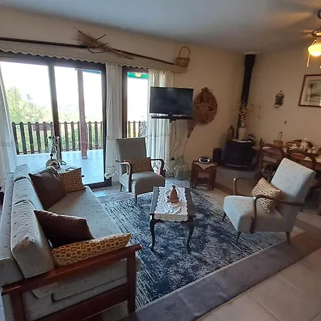 Vakantiehuis Mountain View 2br House With Garden & Free Parking Ioannis Ylation Saranti