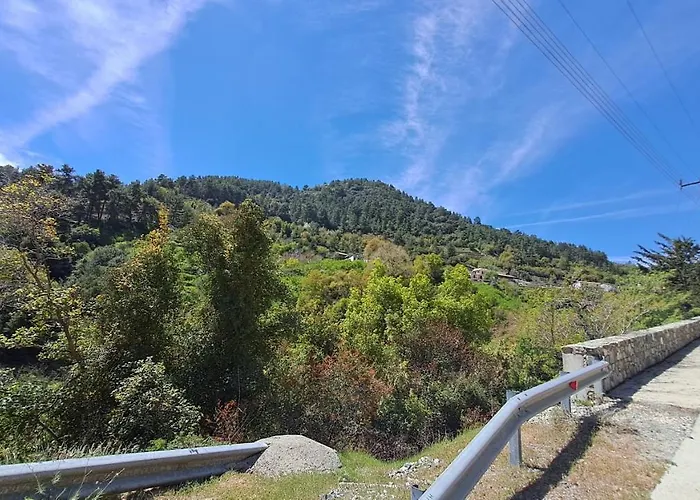 Mountain View 2br House With Garden & Free Parking Ioannis Ylation Saranti * Λευκωσία