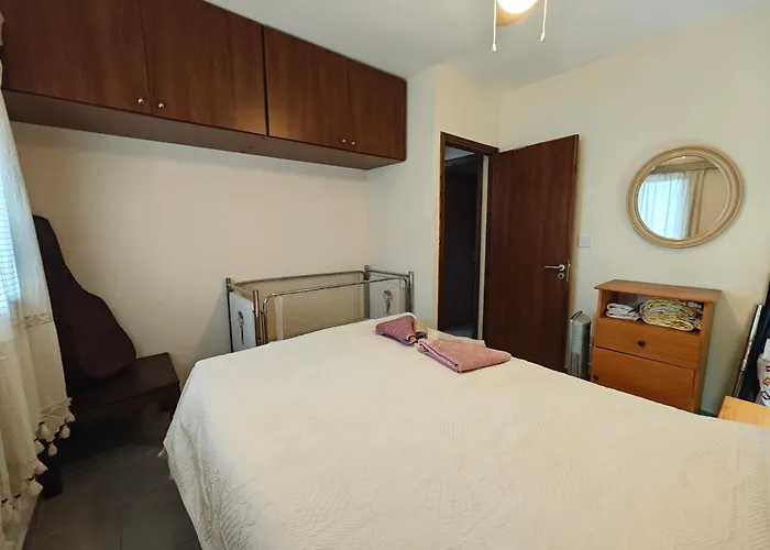 Mountain View 2br House With Garden & Free Parking Ioannis Ylation Saranti 尼科西亚