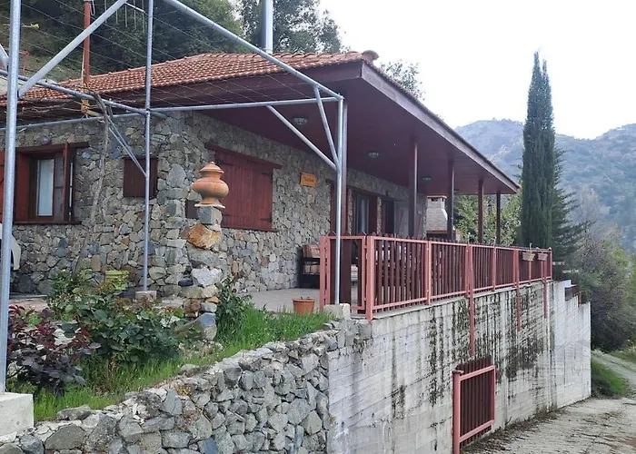 Mountain View 2br House With Garden & Free Parking Ioannis Ylation Saranti Дом отдыха